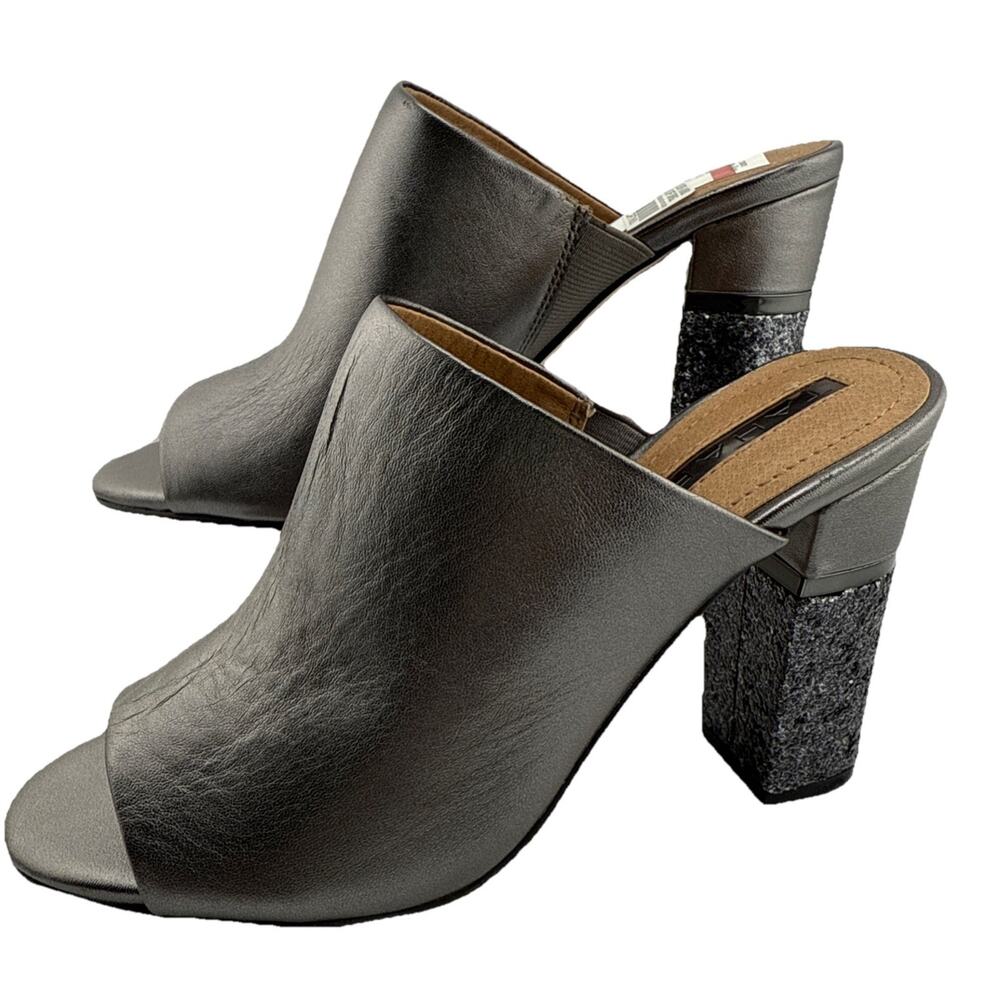 Tahari Melissa‎ Women's Sz 5.5 M Leather Mule Sandals Glitter Heel Gray NWOB